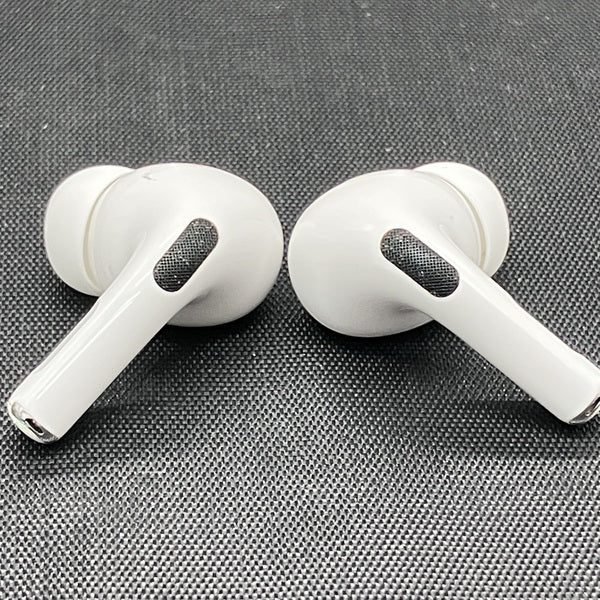 【中古】MagSafe充電ケース(USB-C)付きAirPods Pro(第2世代) MTJV3JA【秋葉原】