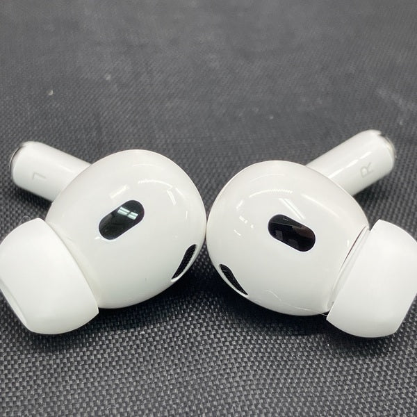 【中古】MagSafe充電ケース(USB-C)付きAirPods Pro(第2世代) MTJV3JA【秋葉原】