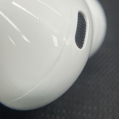 【中古】MagSafe充電ケース(USB-C)付きAirPods Pro(第2世代) MTJV3JA【秋葉原】
