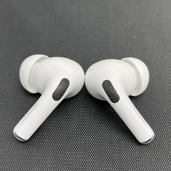 【中古】MagSafe充電ケース(USB-C)付きAirPods Pro(第2世代) MTJV3JA【秋葉原】