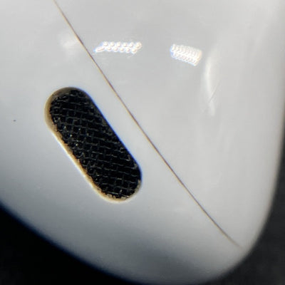 【中古】MagSafe充電ケース(USB-C)付きAirPods Pro(第2世代) MTJV3JA【秋葉原】