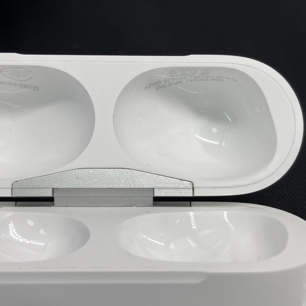 【中古】MagSafe充電ケース(USB-C)付きAirPods Pro(第2世代) MTJV3JA【秋葉原】