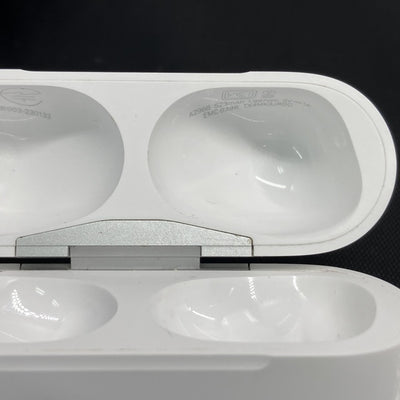 【中古】MagSafe充電ケース(USB-C)付きAirPods Pro(第2世代) MTJV3JA【秋葉原】