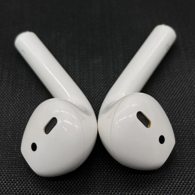【中古】AirPods with Wireless Charging Case  MRXJ2J-A【秋葉原】