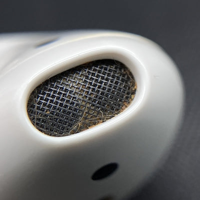 【中古】AirPods with Wireless Charging Case  MRXJ2J-A【秋葉原】