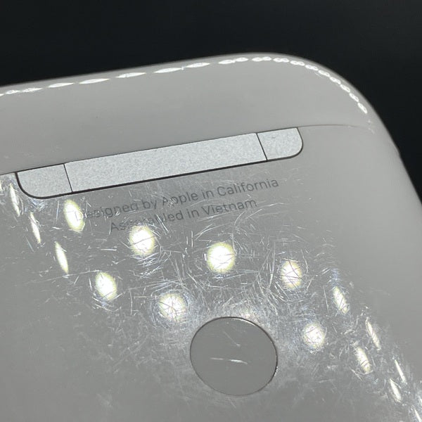 【中古】AirPods with Wireless Charging Case  MRXJ2J-A【秋葉原】