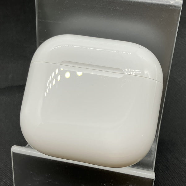 APPLE アップル/AirPods 4/MXP93J/A/smh7vqj79rv/Aランク/01【中古】 Apple AirPods 4 MXP93J/A （アクティブノイズキャンセリング
