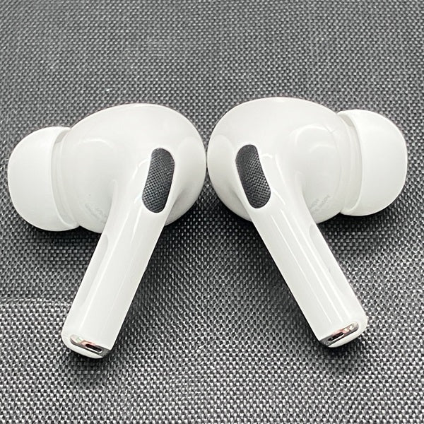 ［中古］Apple AirPods 本体 充電ケース付き Apple AirPods 第三世代 充電ケースのみ A2897 USED品 ライト二