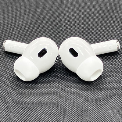 【中古】MagSafe充電ケース(USB-C)付きAirPods Pro(第2世代) MTJV3JA【秋葉原】