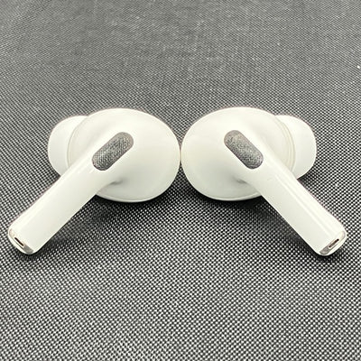 【中古】MagSafe充電ケース(USB-C)付きAirPods Pro(第2世代) MTJV3JA【秋葉原】