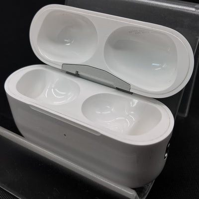 【中古】AirPods Pro (第2世代) 充電ケース (Lightning)【秋葉原】