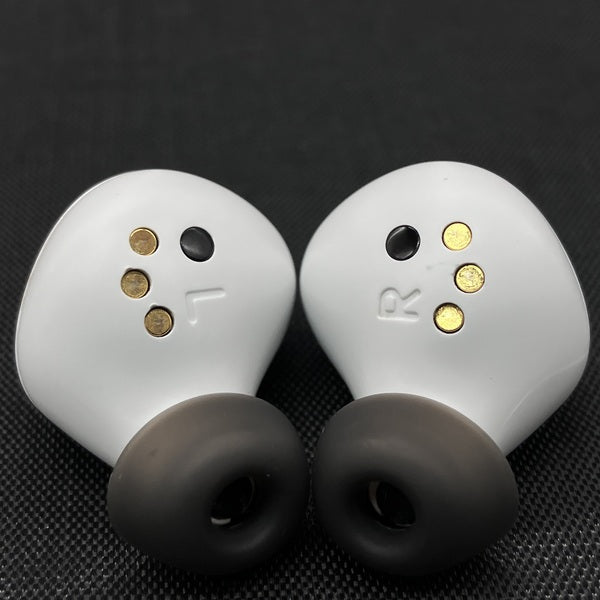 【中古】Arctis GameBuds White 【61682J】【秋葉原】