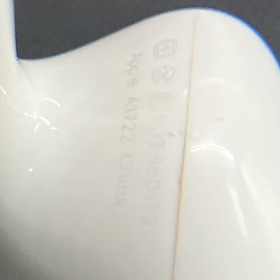 【中古】AirPods MMEF2JA【日本橋】