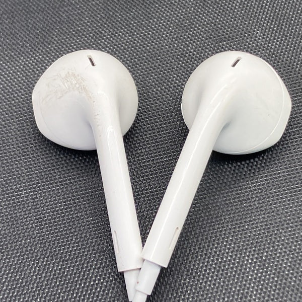 【中古】Apple EarPods with Remote and Mic【秋葉原】