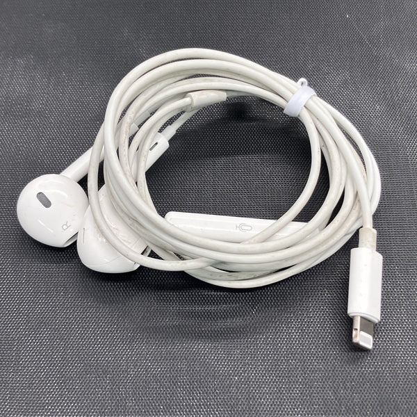【中古】Apple EarPods with Remote and Mic【秋葉原】