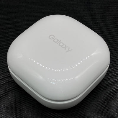 【中古】Galaxy Buds2 White 【SM-R177NZWAXJP】【秋葉原】
