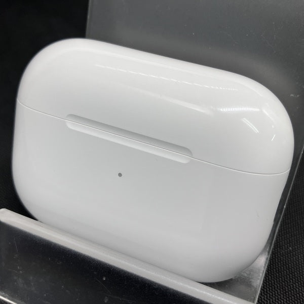 【中古】MagSafe充電ケース(USB-C)付きAirPods Pro(第2世代) MTJV3JA【秋葉原】