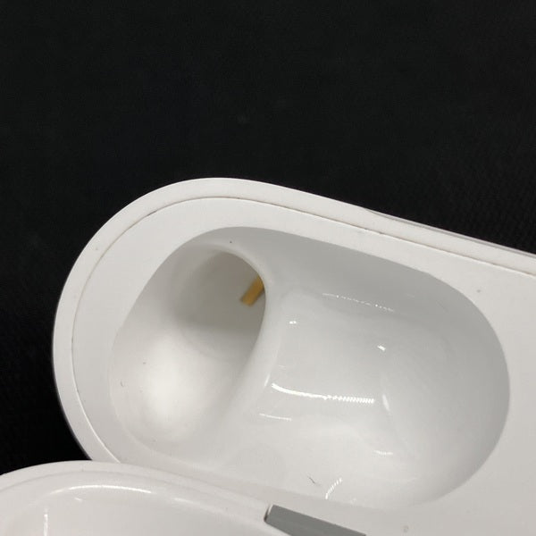 【中古】MagSafe充電ケース(USB-C)付きAirPods Pro(第2世代) MTJV3JA【秋葉原】