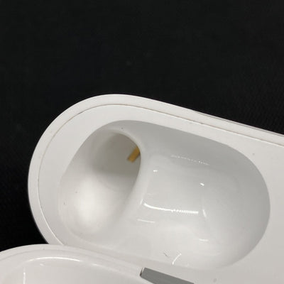 【中古】MagSafe充電ケース(USB-C)付きAirPods Pro(第2世代) MTJV3JA【秋葉原】