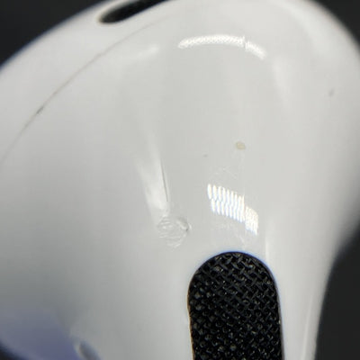 【中古】MagSafe充電ケース(USB-C)付きAirPods Pro(第2世代) MTJV3JA【秋葉原】