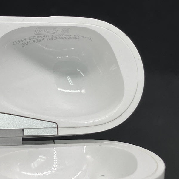 【中古】MagSafe充電ケース(USB-C)付きAirPods Pro(第2世代) MTJV3JA【秋葉原】