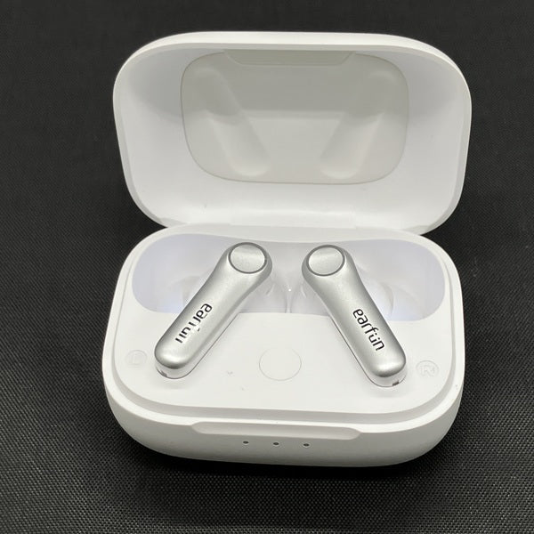 【中古】Air Pro 4 - White【秋葉原】