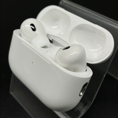 【中古】MagSafe充電ケース(USB-C)付きAirPods Pro(第2世代) MTJV3JA【秋葉原】