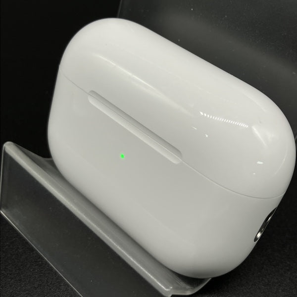 【中古】MagSafe充電ケース(USB-C)付きAirPods Pro(第2世代) MTJV3JA【秋葉原】