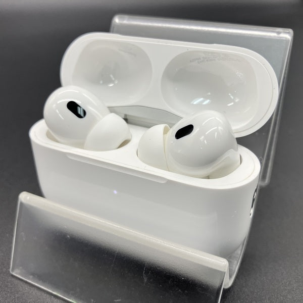 【中古】MagSafe充電ケース(USB-C)付きAirPods Pro(第2世代) MTJV3JA【秋葉原】