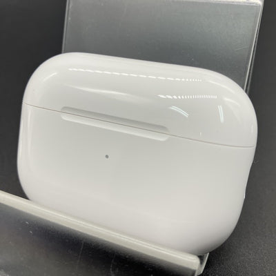 【中古】MagSafe充電ケース(USB-C)付きAirPods Pro(第2世代) MTJV3JA【秋葉原】