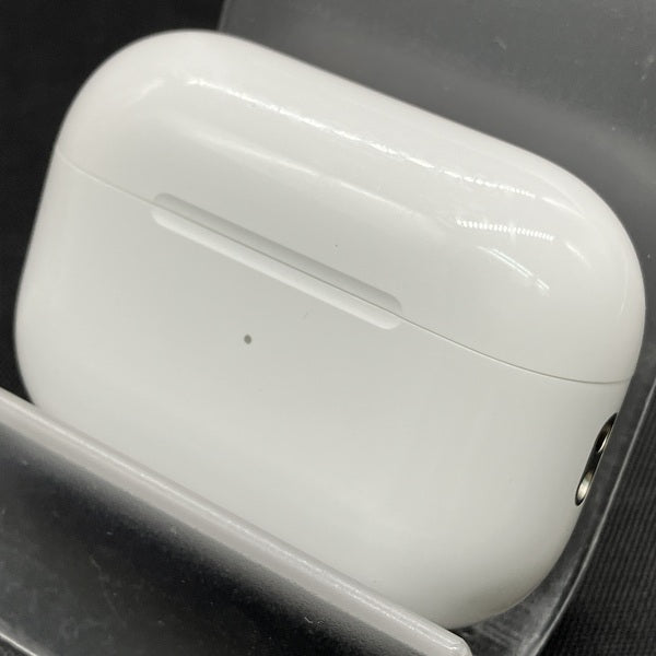【中古】MagSafe充電ケース(USB-C)付きAirPods Pro(第2世代) MTJV3JA【秋葉原】