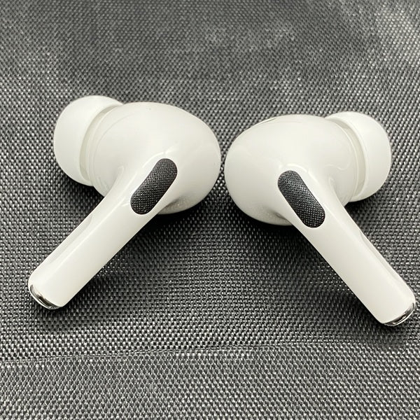 【中古】MagSafe充電ケース(USB-C)付きAirPods Pro(第2世代) MTJV3JA【秋葉原】