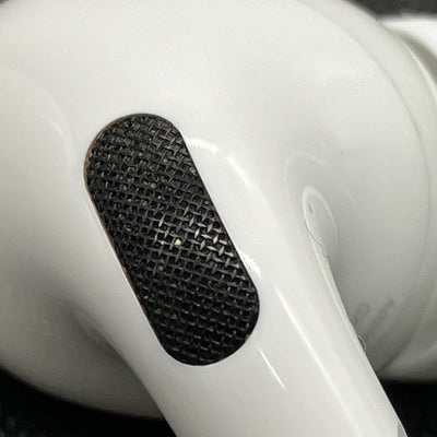 【中古】MagSafe充電ケース(USB-C)付きAirPods Pro(第2世代) MTJV3JA【秋葉原】