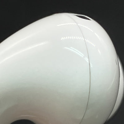 【中古】MagSafe充電ケース(USB-C)付きAirPods Pro(第2世代) MTJV3JA【秋葉原】
