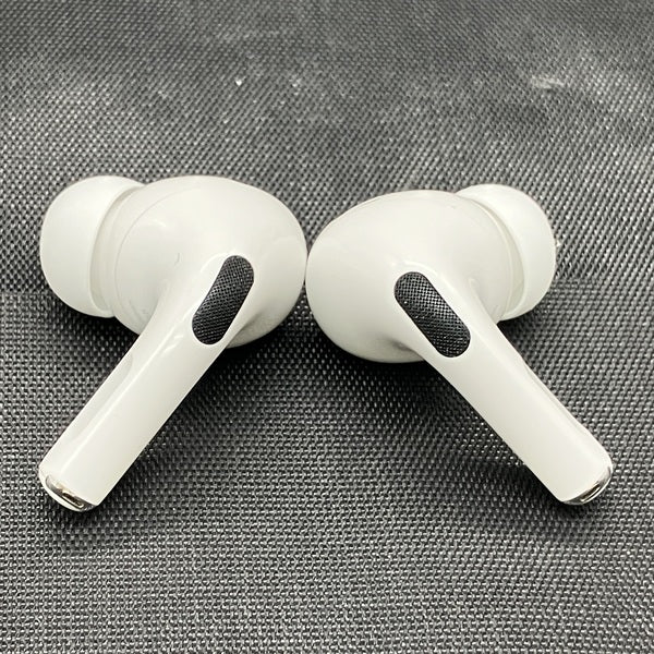 【中古】MagSafe充電ケース(USB-C)付きAirPods Pro(第2世代) MTJV3JA【秋葉原】
