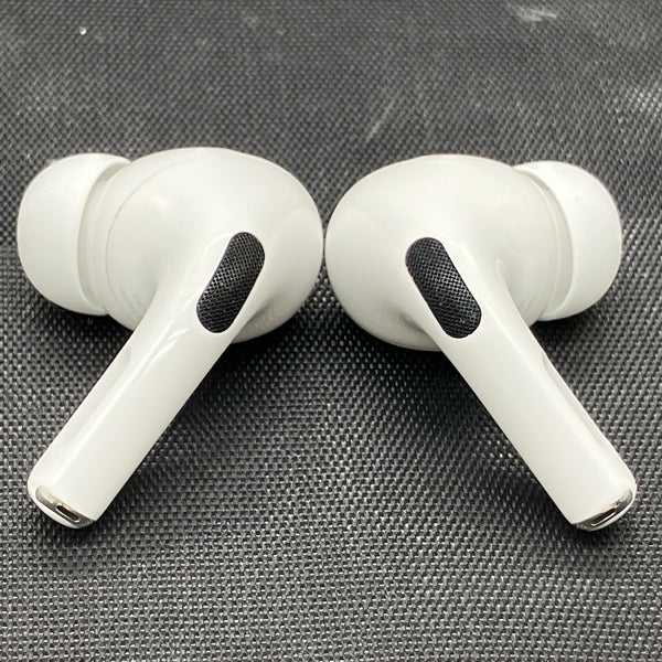 【中古】MagSafe充電ケース(USB-C)付きAirPods Pro(第2世代) MTJV3JA【秋葉原】