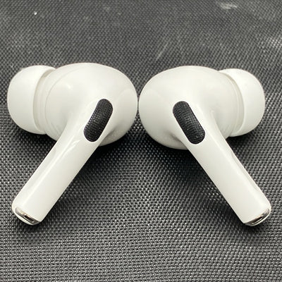 【中古】MagSafe充電ケース(USB-C)付きAirPods Pro(第2世代) MTJV3JA【秋葉原】