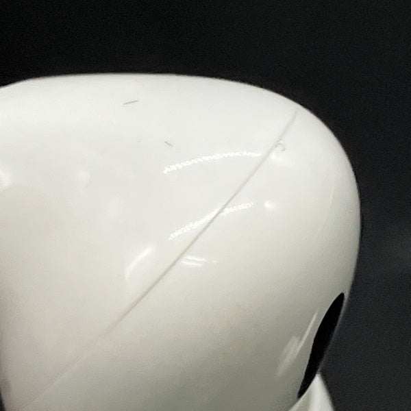 【中古】MagSafe充電ケース(USB-C)付きAirPods Pro(第2世代) MTJV3JA【秋葉原】