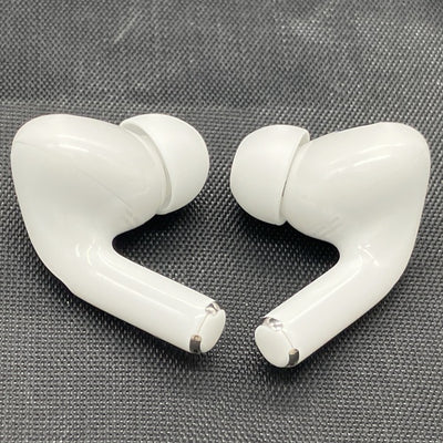 【中古】MagSafe充電ケース(USB-C)付きAirPods Pro(第2世代) MTJV3JA【秋葉原】