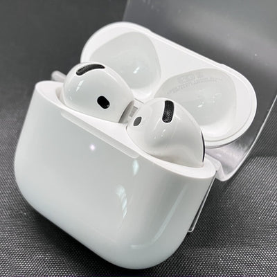 【中古】AirPods 4 MXP93J/A（アクティブノイズキャンセリング搭載）【秋葉原】