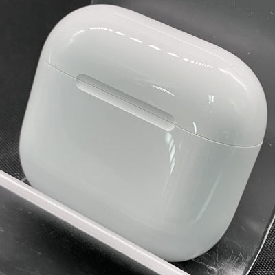 【中古】AirPods 4 MXP93J/A（アクティブノイズキャンセリング搭載）【秋葉原】