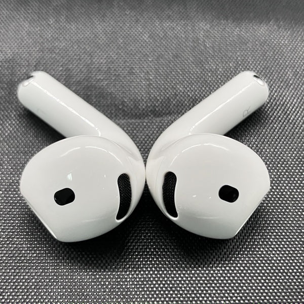 【中古】AirPods 4 MXP93J/A（アクティブノイズキャンセリング搭載）【秋葉原】