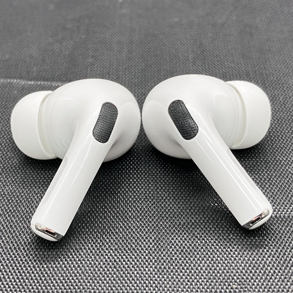 【中古】MagSafe充電ケース(USB-C)付きAirPods Pro(第2世代) MTJV3JA【秋葉原】