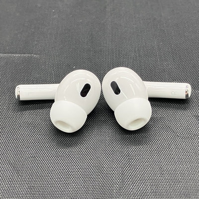 【中古】MagSafe充電ケース(USB-C)付きAirPods Pro(第2世代) MTJV3JA【秋葉原】