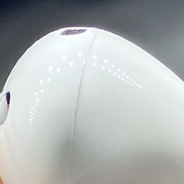 【中古】MagSafe充電ケース(USB-C)付きAirPods Pro(第2世代) MTJV3JA【秋葉原】