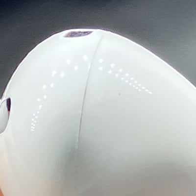 【中古】MagSafe充電ケース(USB-C)付きAirPods Pro(第2世代) MTJV3JA【秋葉原】