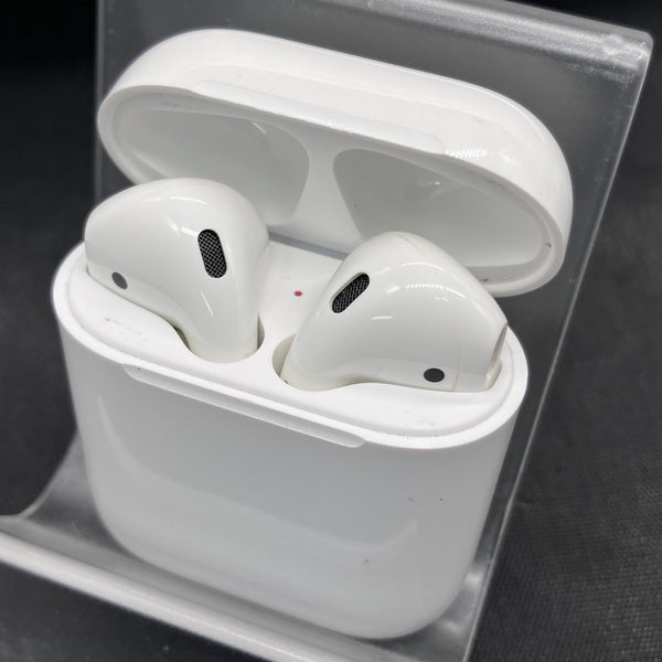 【中古】AirPods MMEF2JA【秋葉原】