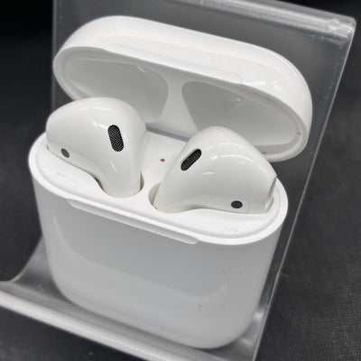 【中古】AirPods MMEF2JA【秋葉原】