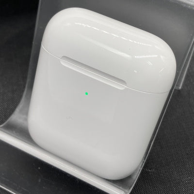 【中古】AirPods with Wireless Charging Case  MRXJ2J-A【秋葉原】