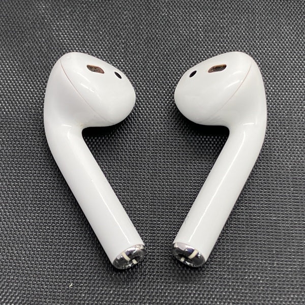 【中古】AirPods with Wireless Charging Case  MRXJ2J-A【秋葉原】